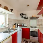Laura Apartment